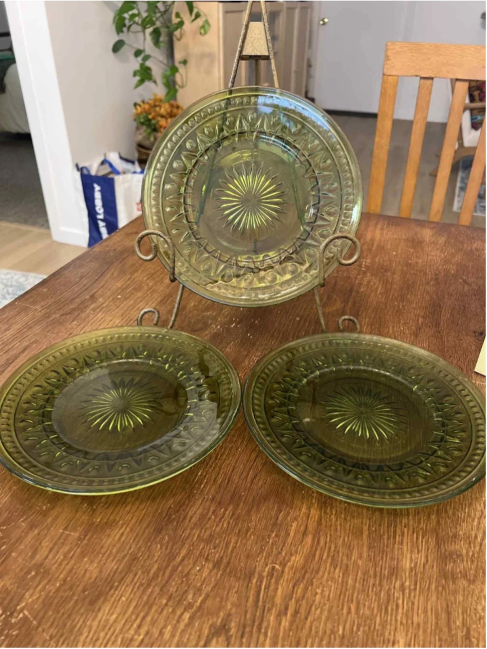 Vintage Green Depression Glass Plates – Set of 3 Starburst Pattern **READ**